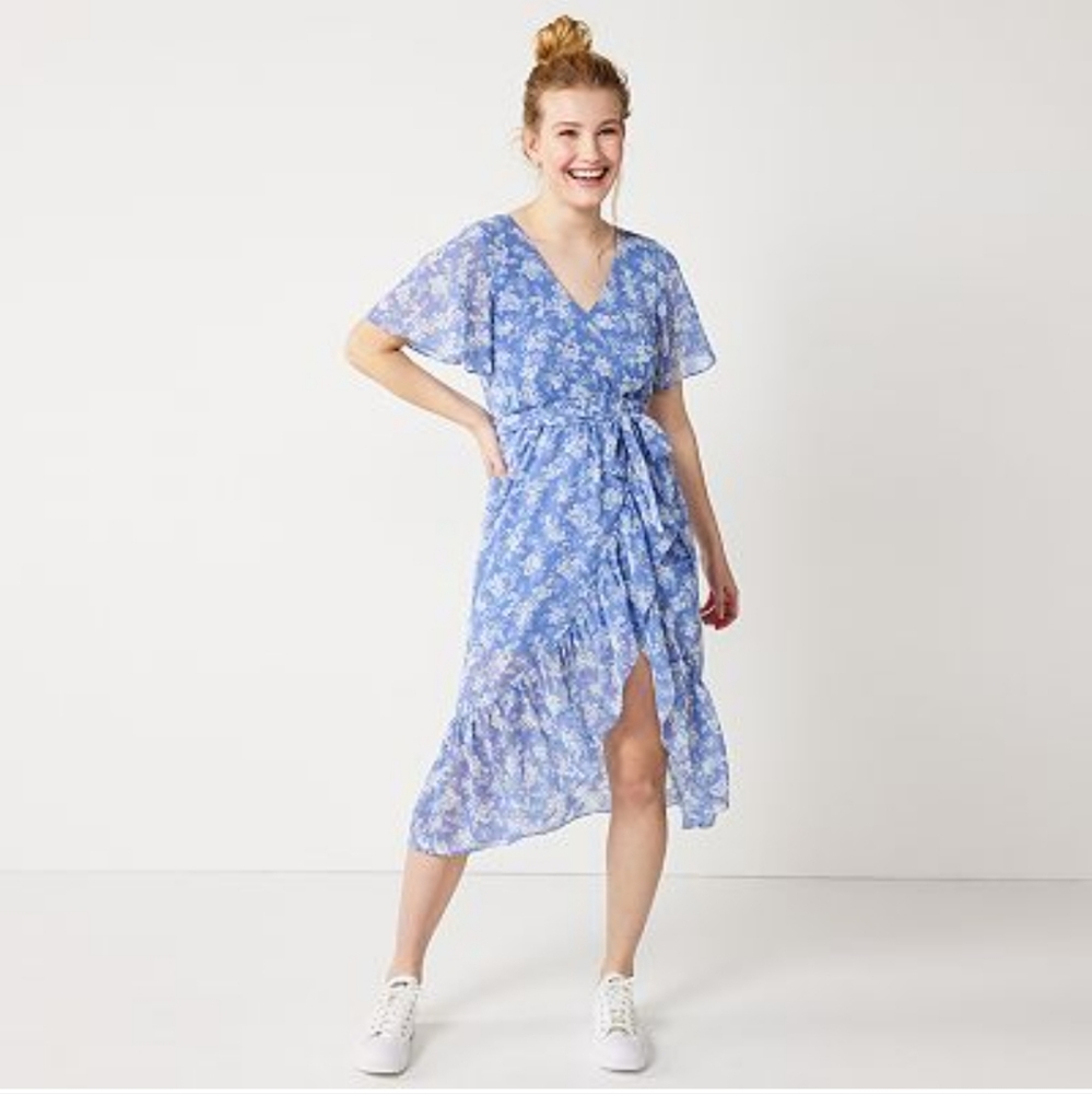 SO Flutter Sleeve Wrap Dress